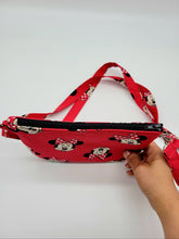 Load image into Gallery viewer, Minnie Mouse Crossbody bag, Kids Crossbody bag, Disney Cute bag, Disney Character Bag, Minnie &amp; Mickey, Minnie Mouse Messenger bag
