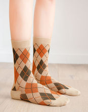 Load image into Gallery viewer, Diamond Pattern Long Socks
