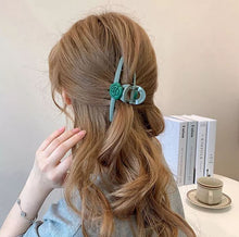 Load image into Gallery viewer, Camellia hair clip, Camellia hair claw, Camellia hair pin, Gift for her
