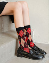 Load image into Gallery viewer, Diamond Pattern Long Socks
