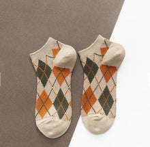 Load image into Gallery viewer, Diamond Pattern Ankle Socks
