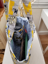 Load image into Gallery viewer, University of Michigan Tumbler Holder Bag, Wolverines Bag, U of Michigan Bag
