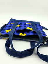 Load image into Gallery viewer, University of Michigan Bag, Wolverines Bag, University of Michigan Crossbody, Michigan bag
