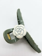 Load image into Gallery viewer, Camellia hair clip, Camellia hair claw, Camellia hair pin, Gift for her
