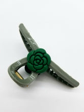 Load image into Gallery viewer, Camellia hair clip, Camellia hair claw, Camellia hair pin, Gift for her
