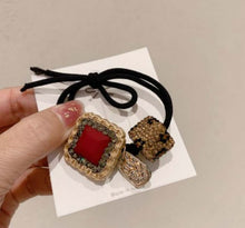 Load image into Gallery viewer, Leopard Square Hair Ties
